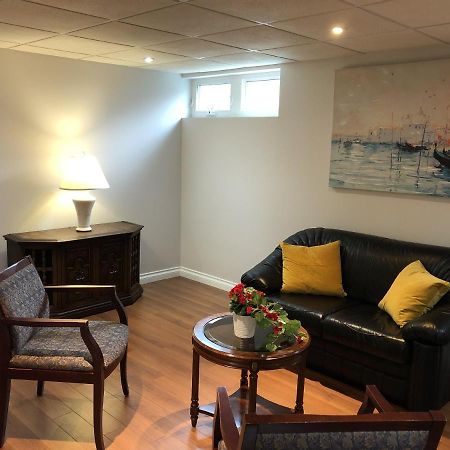 Peaceful Cosy Room With Garden View, Private Parking Toronto Ngoại thất bức ảnh
