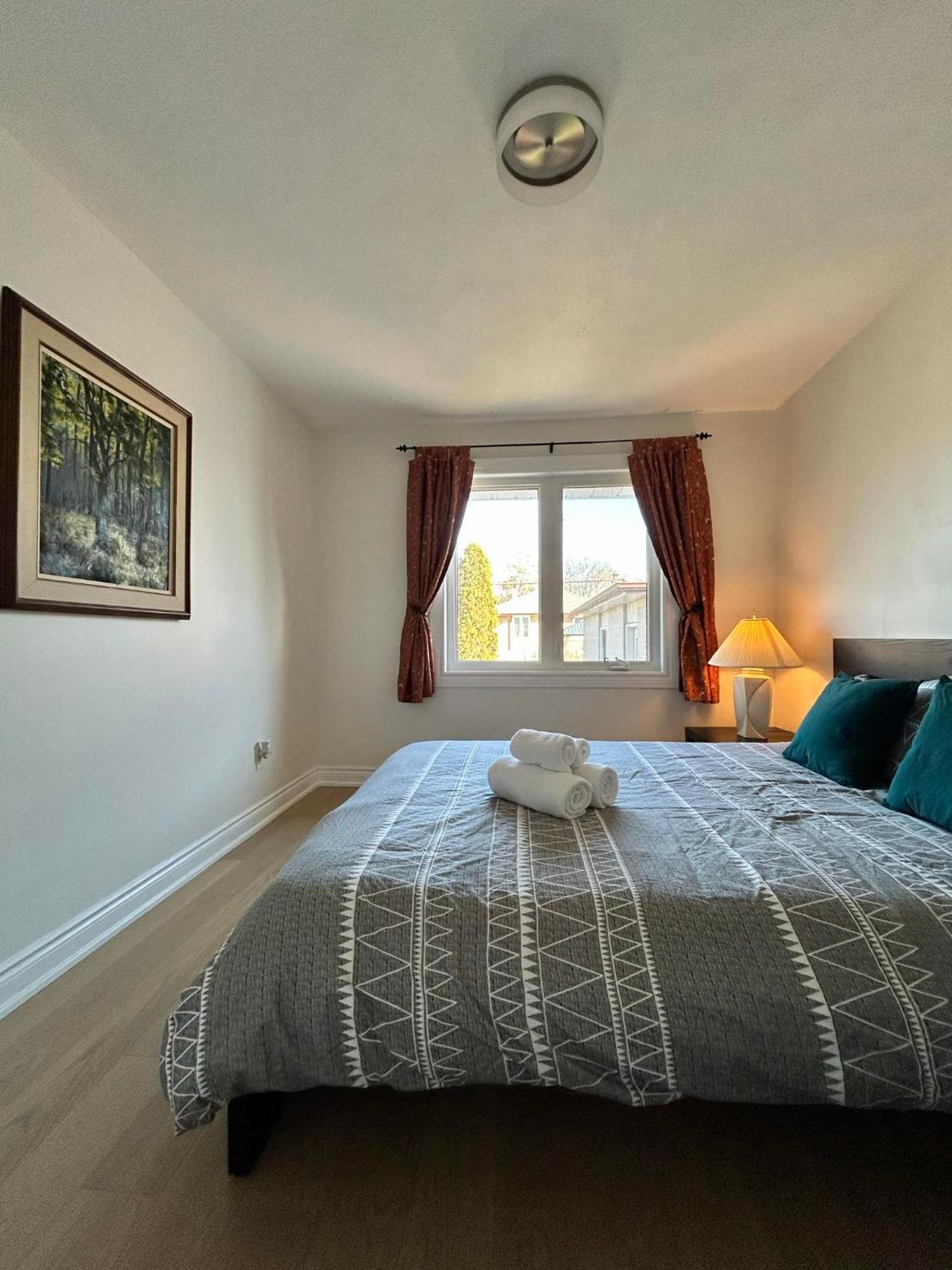 Peaceful Cosy Room With Garden View, Private Parking Toronto Ngoại thất bức ảnh