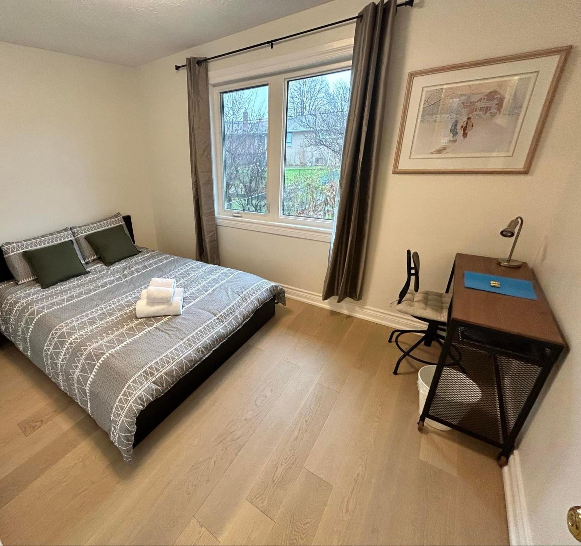 Peaceful Cosy Room With Garden View, Private Parking Toronto Ngoại thất bức ảnh